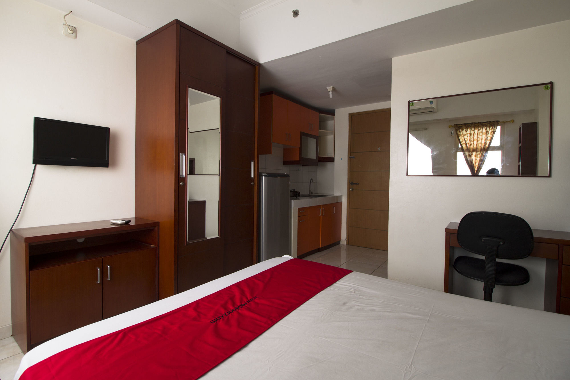 Reddoorz Apartment @ Margonda Residence Depok Kültér fotó